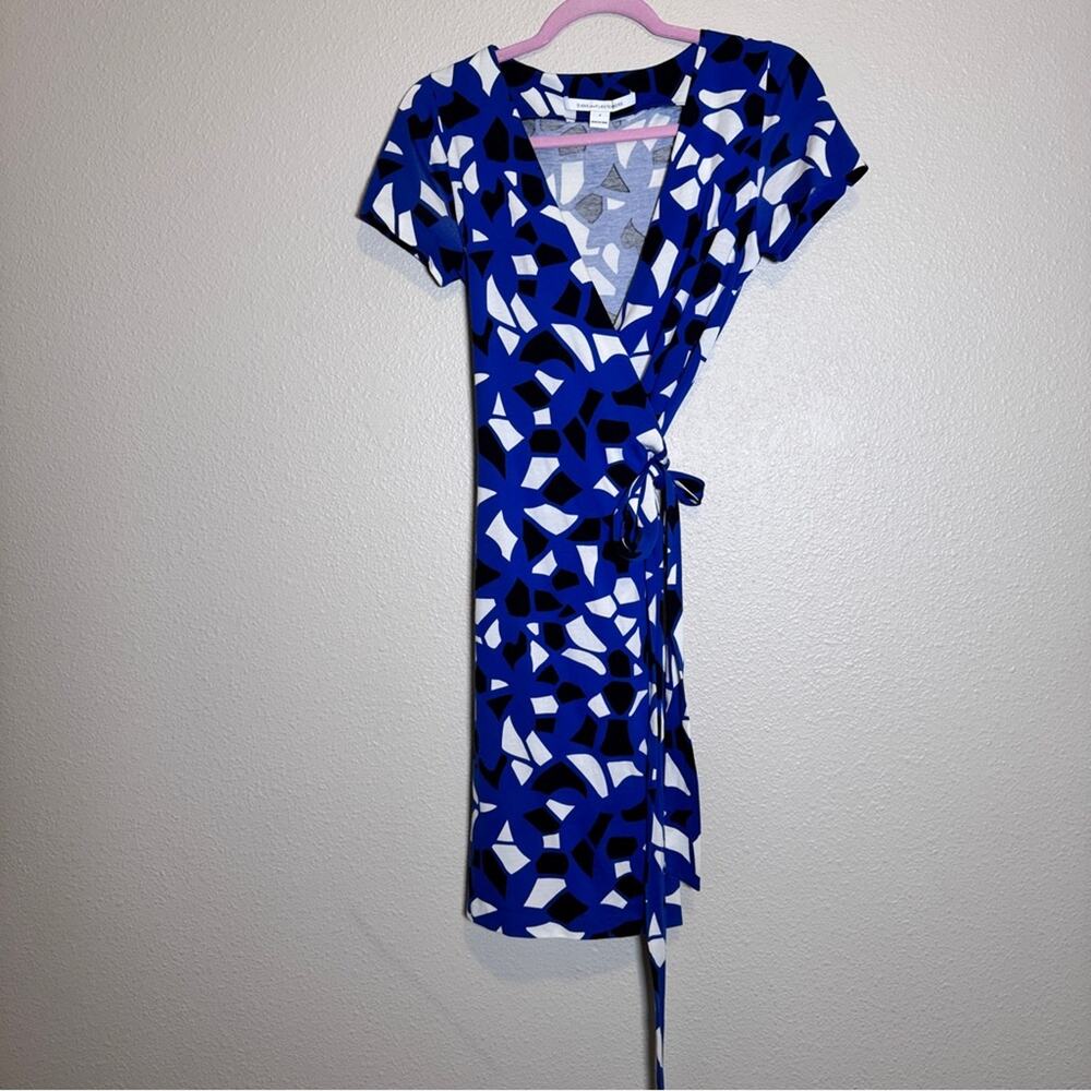 Diane Von Furstenberg Blue Mini Wrap Dress Womens 4 Cotton Silk Geometric Print - Picture 12 of 12